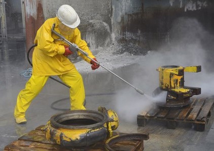 Choosing the Right Surface Preparation Method for Bare Steel Coating: Abrasive Blasting vs. Hydro Blasting